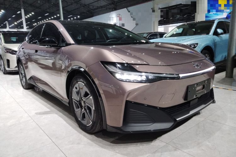 Used Toyota bZ3 2023 616 km Long-Range Premium
