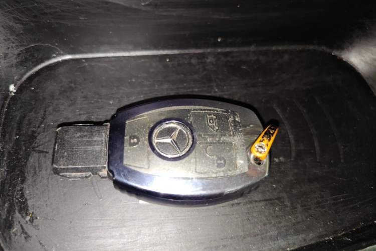 Used Mercedes-Benz Vito 2018 2.0T Business Version China VI Emission Standard Vehicle Key