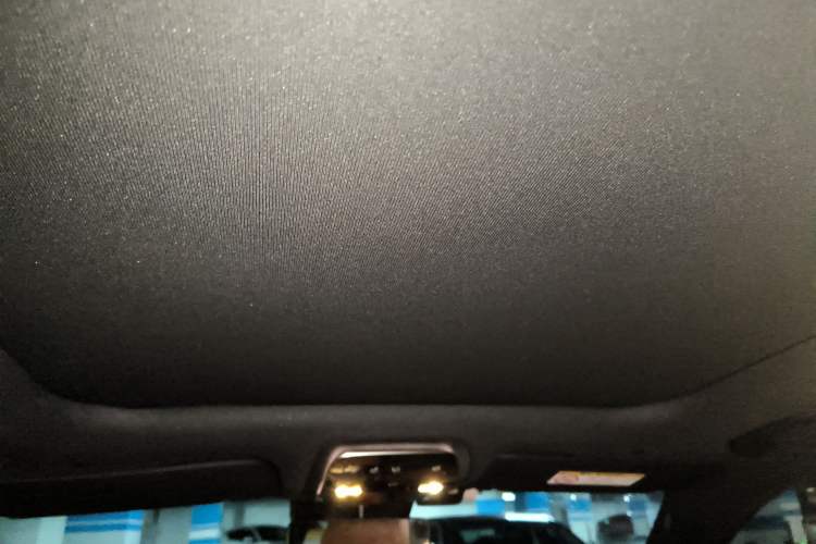 Used Mercedes-Benz GLC 2023 Facelift GLC 260 L 4MATIC Dynamic Version 5 Seats Headliner