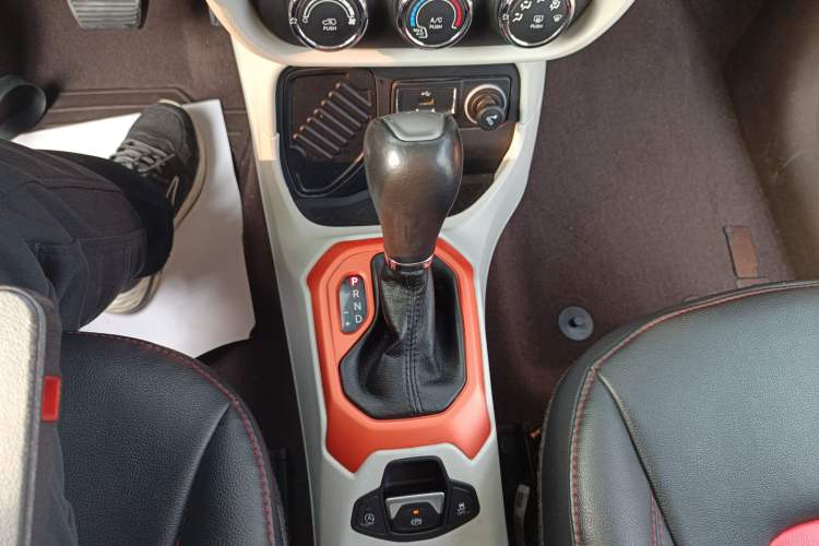 Used Jeep Renegade 2017 180T Automatic High-Energy Version
