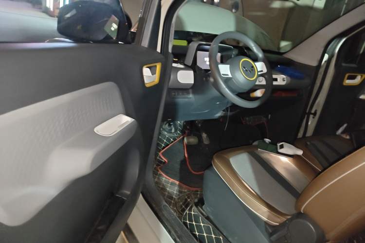 Used Wuling Hongguang MINIEV 2022 GAMEBOY 300km Enthusiast Model with Lithium Iron Phosphate Driver Seat