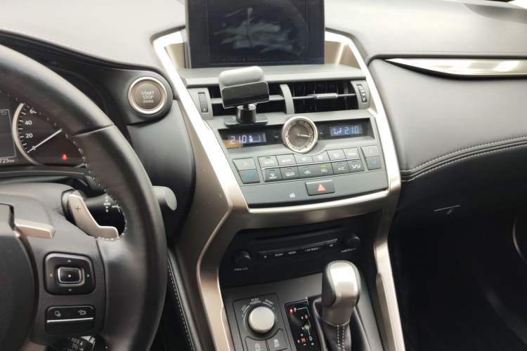 Used Lexus NX 2015 200T All-Wheel-Drive Fēngshàng Edition Audio And AC Panel