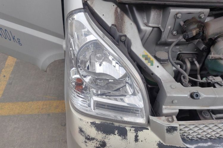 Used Wuling Rongguang EV 2022 Base Model Enclosed-Window Vehicle with 5 Seats Powered by Penghui Battery
