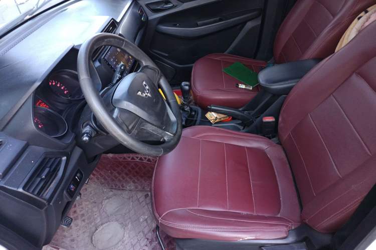 Used Wuling Hongguang 2019 1.5L S Basic Version China VI Standard LAR
