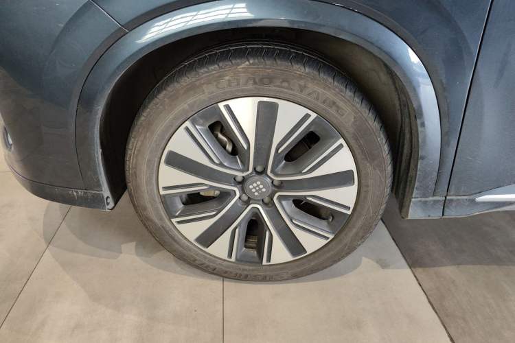 Used Landian E5 PLUS 2025 165 km Long-Range Version PLUS 7-Seater