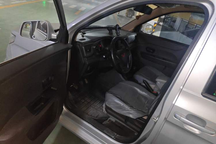 Used Wuling Hongguang V 2021 1.5L Refreshed Enjoyment Edition LAR
