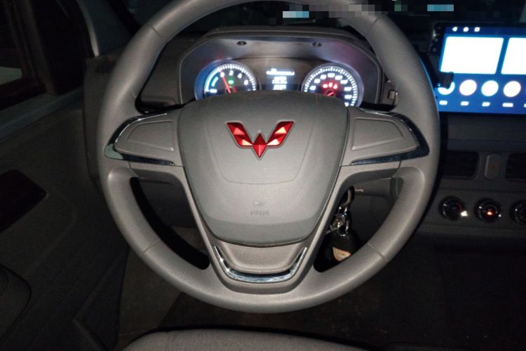 Used Wuling Yangguang 2025 Model 400km Bus Edition—Comfort Edition
