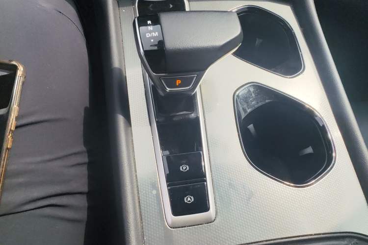 Used MG 7 2025 1.5T 300 DCT Luxury Edition Gear Lever