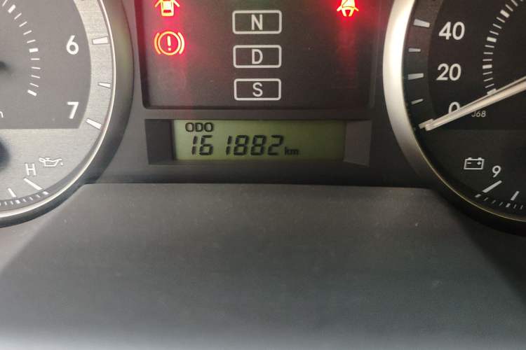 Used Toyota Land Cruiser 2015 4.0L V6 Middle East Low-Trim Version
