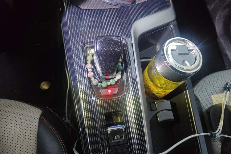 Used Haval LHERY 2021 High-Performance Version 1.5T Golden Rabbit Gear Lever