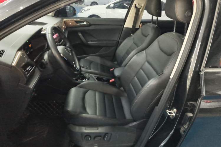 Used Volkswagen Tharu 2022 280TSI Two-Wheel-Drive Luxury Edition