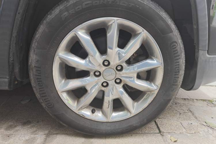 Used Jeep Cherokee 2016 2.4L Superior Edition