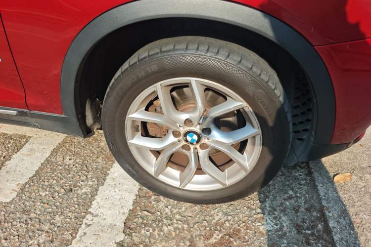 Used BMW X3 2011 xDrive28i Luxury Model Right Front Wheel Hub