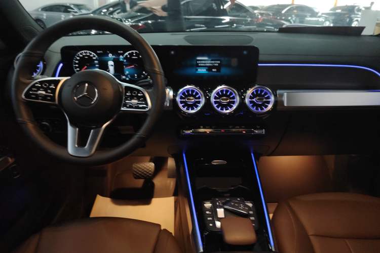 Used Mercedes-Benz GLB 2023 GLB 220 Sport Edition Gear Lever