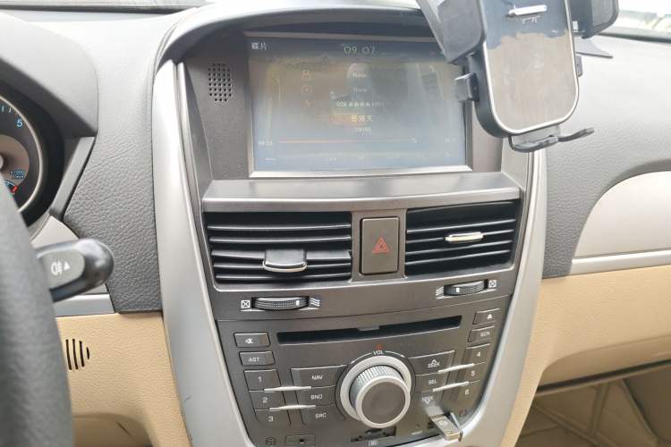 Used Buick Excelle 2013 1.5L Automatic Classic Model Audio And AC Panel