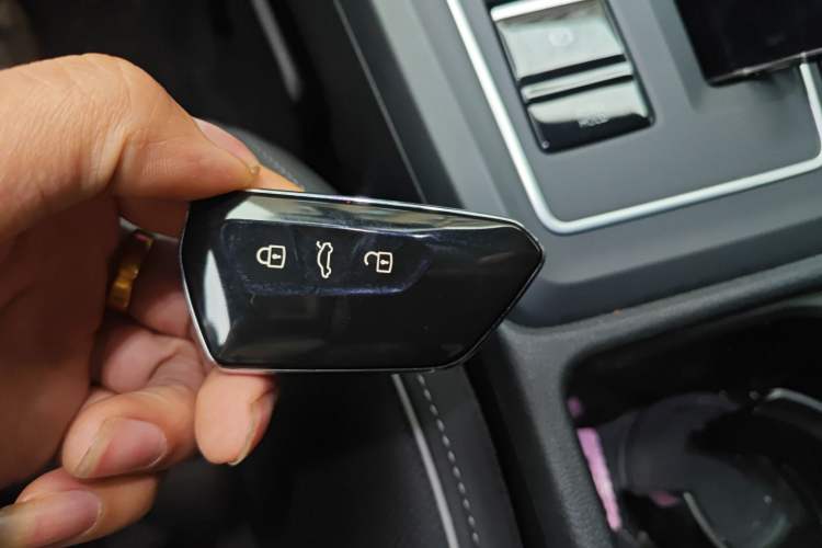 Used Volkswagen Golf 2023 Facelift 280TSI DSG R-Line Lite Vehicle Key