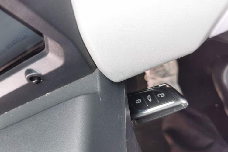 Used Chery QQ Ice Cream 2022 170km Sundae Phosphate Lithium-Ion