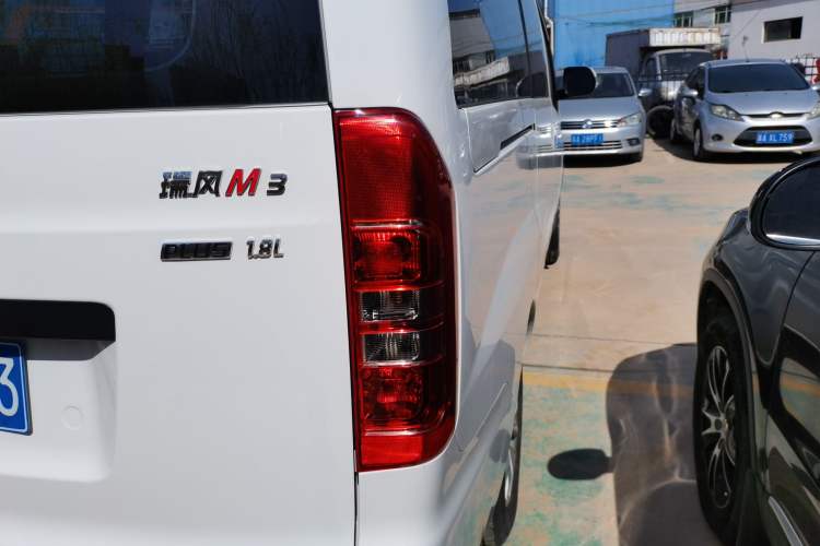 Used JAC Refine M3 2025 PLUS 1.8L Manual Classic Edition 5 Seats