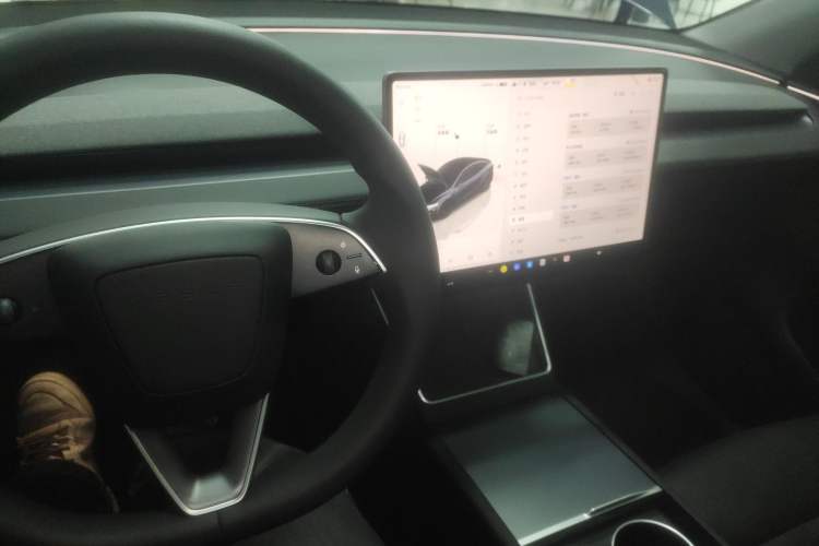 Used Tesla Model Y 2025 Rear-Wheel-Drive Version