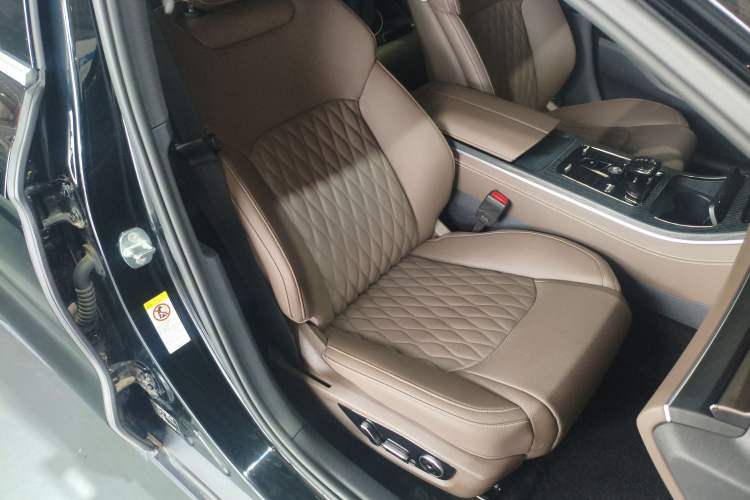 Used BYD Han 2022 DM-i 121KM Luxury Model Right Front Seat