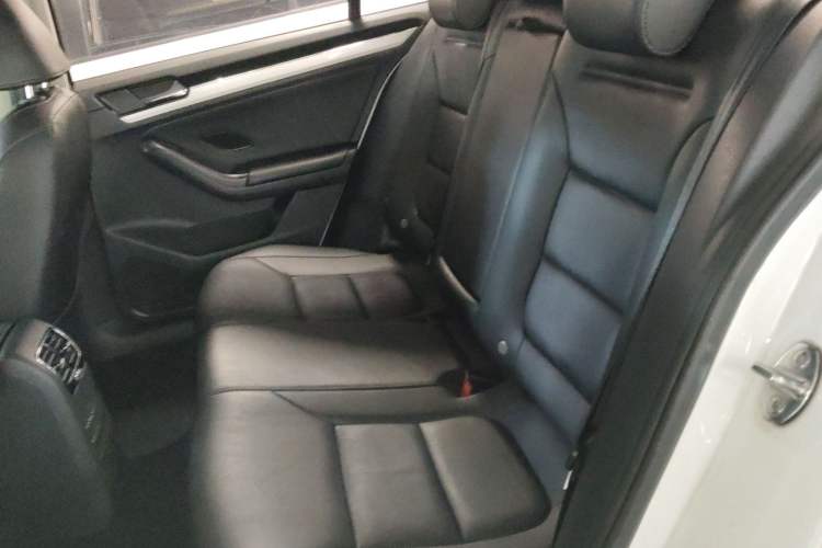 Used Volkswagen Sagitar 2015 1.6L Automatic Comfort Model Left Rear Seat