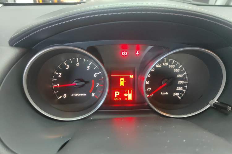 Used Mitsubishi Outlander 2011 Kicks 2.4 Fashion Edition
