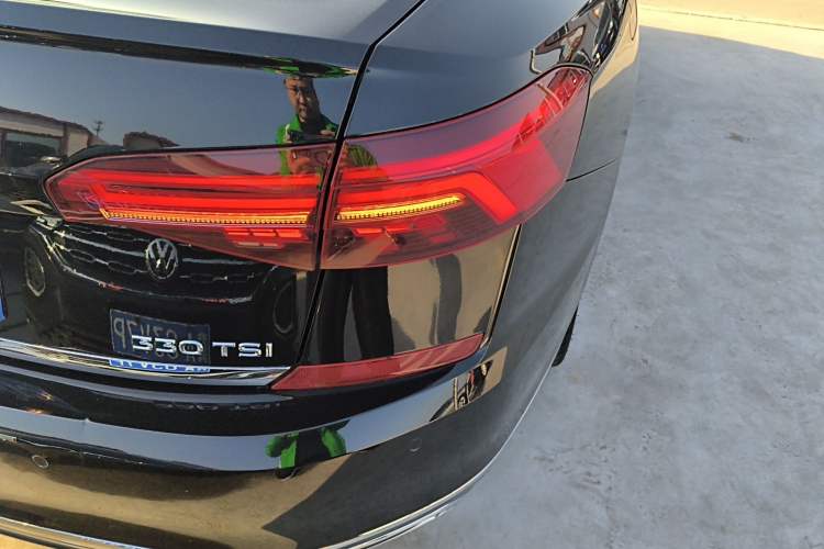 Used Volkswagen Passat 2020 330TSI Luxury Edition China VI