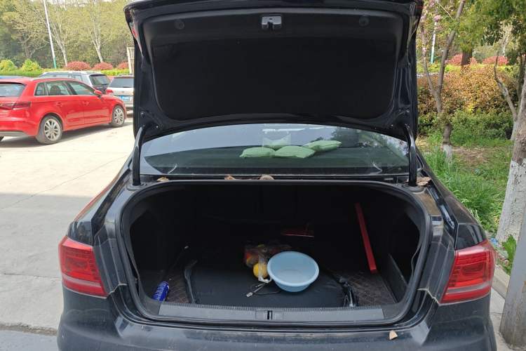 Used Volkswagen Magotan 2016 1.8TSI Smart Comfort Model Trunk