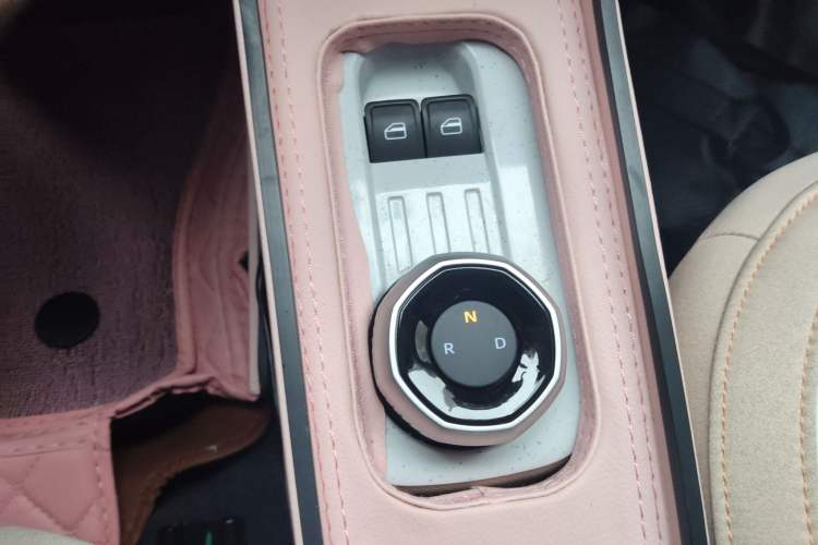 Used Geely Galaxy Panda 2023 Panda Mini 200km Endurance Bear
