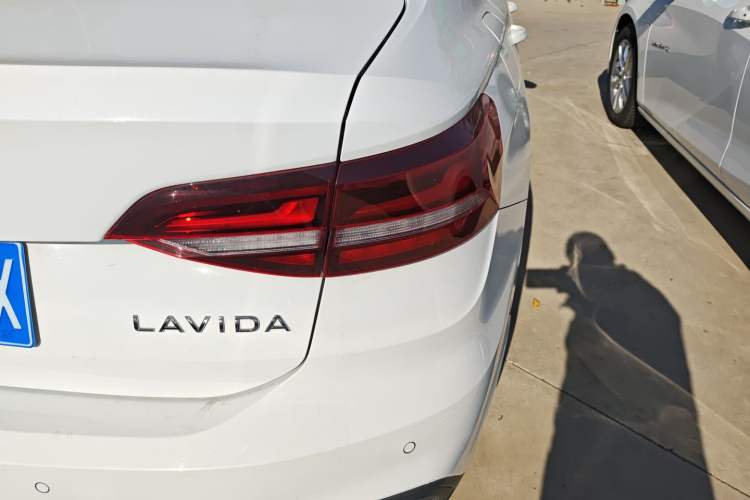 Used Volkswagen Lavida 2023 Revised 1.5L Automatic DeYi Edition