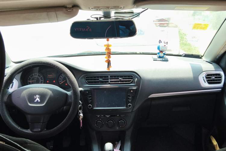 Used Peugeot 301 2014 1.6L Manual Comfort Edition Headliner