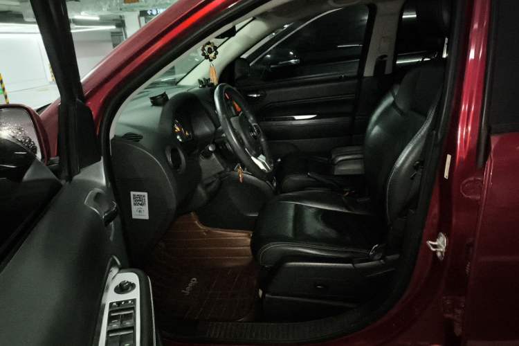 Used Jeep Compass 2014 2.0L two-wheel drive luxury version
