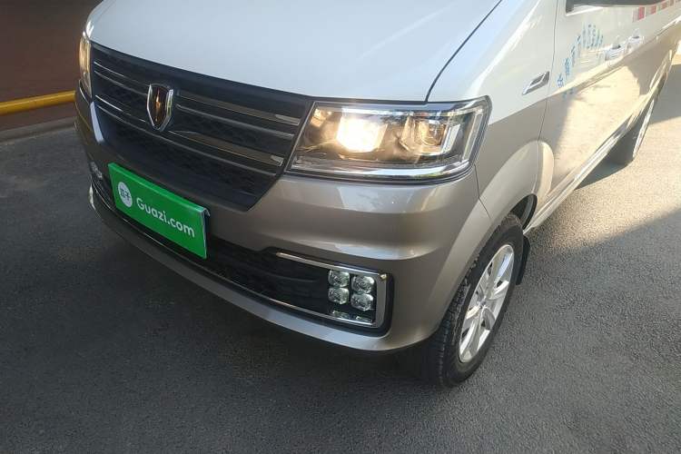 Used Jinbei New Hiace S 2023 1.5L Wealth Edition Van 2/5-Seater Non-Air-Conditioned Version SWC15M