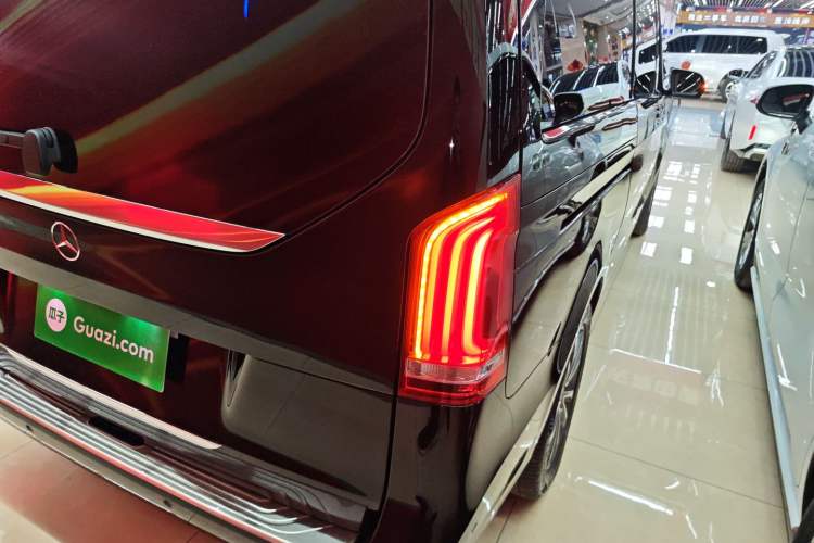 Used Mercedes-Benz V-Class 2020 V 260 Avantgarde Edition
