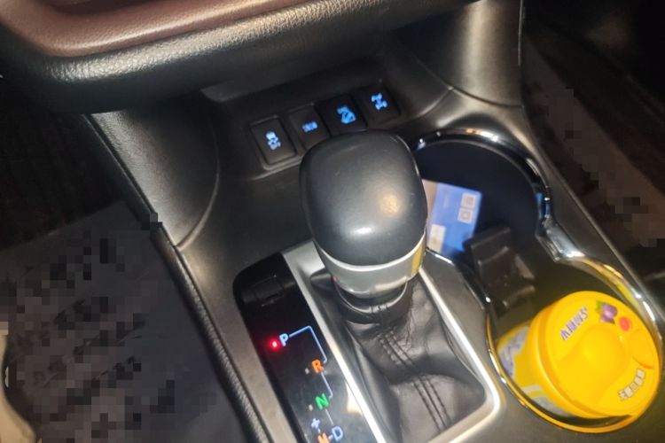 Used Toyota Highlander 2017 2.0T Four-Wheel Drive Ultimate Edition 7 Seats Gear Lever