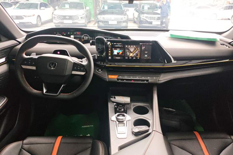 Used Changan UNI-V 2024 1.5T Prestige Edition
