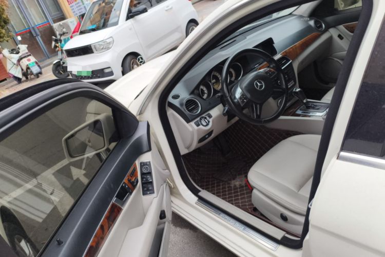 Used Mercedes-Benz C-Class 2011 C 200 CGI Elegant Model
