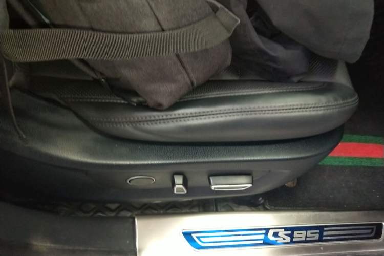 Used CHANGAN CS95 2019 2.0T Two-Wheel-Drive Luxury Version