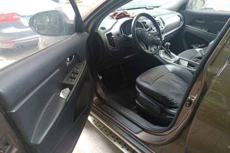 Used Kia Sportage R 2015 2.0L Automatic Two-Wheel Drive DLX Model