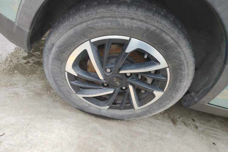 Used NETA V 2022 Long-Range Industry Custom Edition Right Rear Wheel Hub