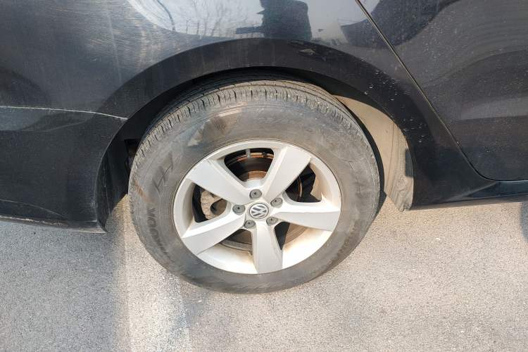 Used Volkswagen Lavida 2015 1.6L Manual Fashion Edition