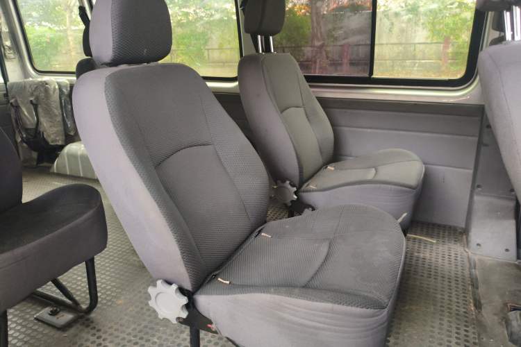 Used JMC Transit 2017 2.8T Commercial Version Long Wheelbase Mid-Roof 6/7/8-Seater JX493 Left Rear Seat