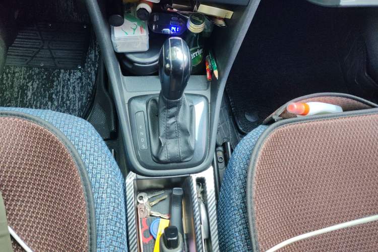 Used Volkswagen Santana 2013 1.6L Automatic Fashion Edition