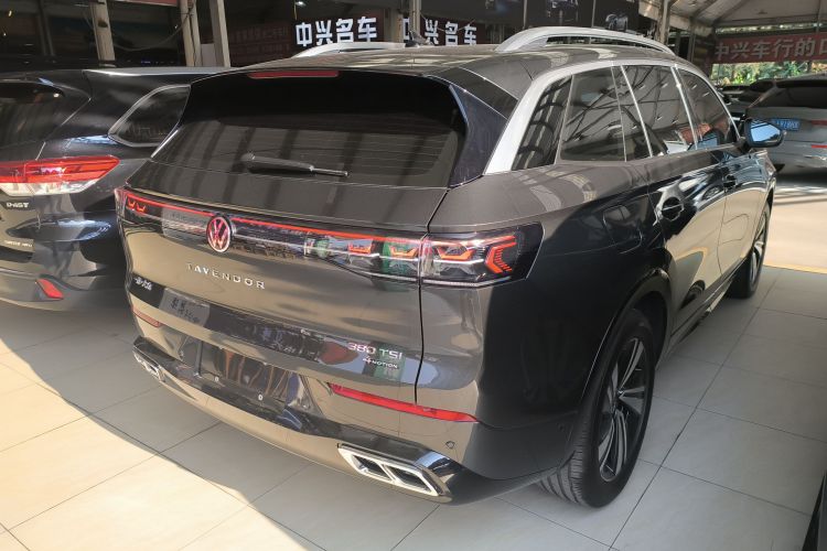 Used Volkswagen Tavendor 2024 Facelifted 380TSI All-Wheel Drive R-Line Cruise Premium Edition
