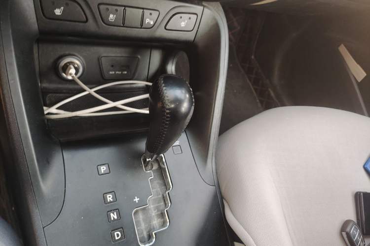 Used Hyundai ix35 2013 2.0L Automatic Two-Wheel Drive Smart GLS China IV Standard
