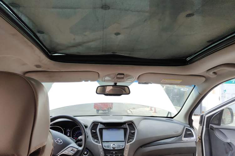 Used Hyundai Santa Fe 2015 2.0T Automatic All-Wheel Drive Smart Version 5 Seats
