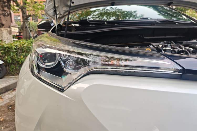 Used Toyota C-HR 2020 2.0L Leading Edition Right Front Headlight