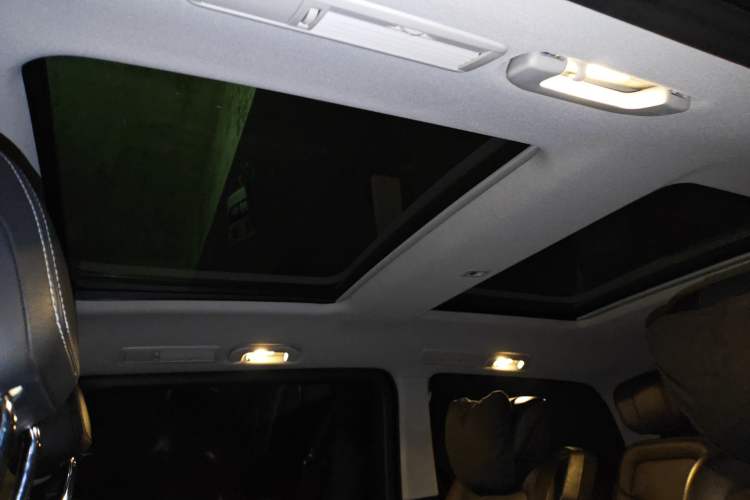 Used Mercedes-Benz V-Class 2018 V 260 Prestige Edition China VI
