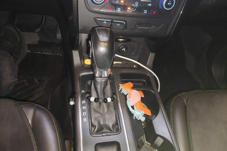 Used Ford Kuga 2018 EcoBoost 245 Four-Wheel Drive Luxury Wing Model Gear Lever