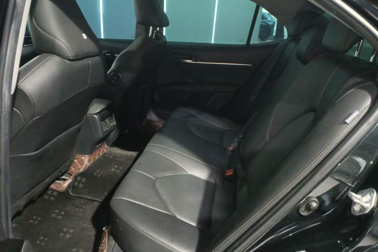 Used Toyota Camry 2021 2.0G Luxury Edition